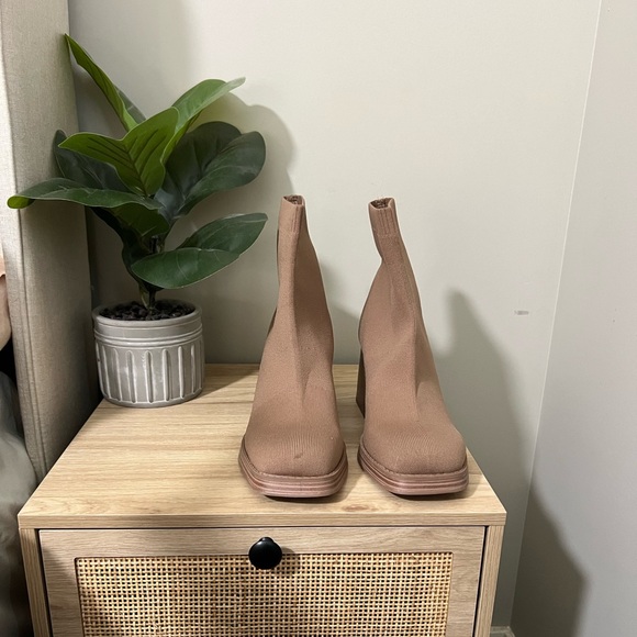 NWOT Call it Spring Nude Fabric Boots size 10 - Picture 3 of 3